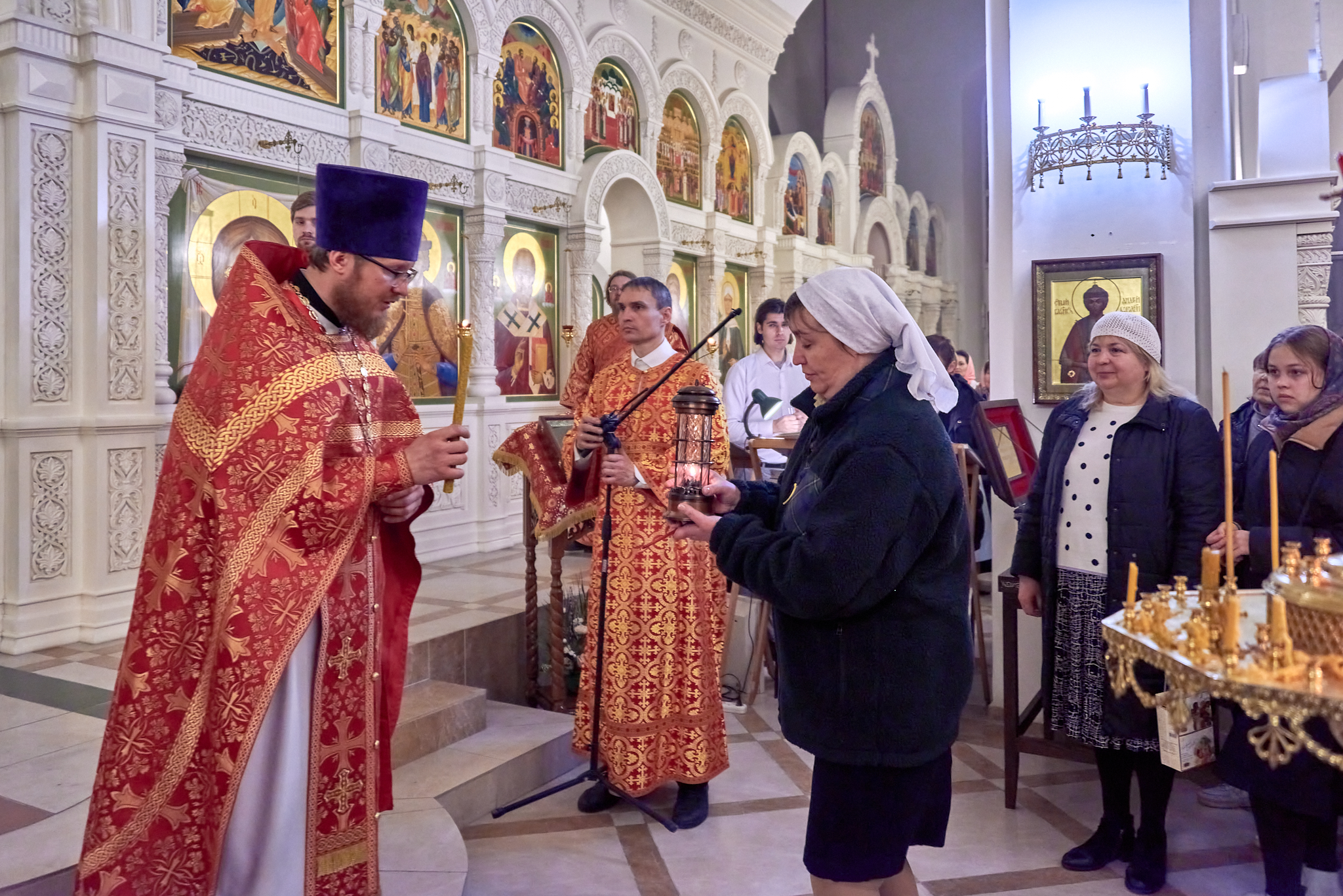 Кемерово Знаменский собор пасхальное богослужение