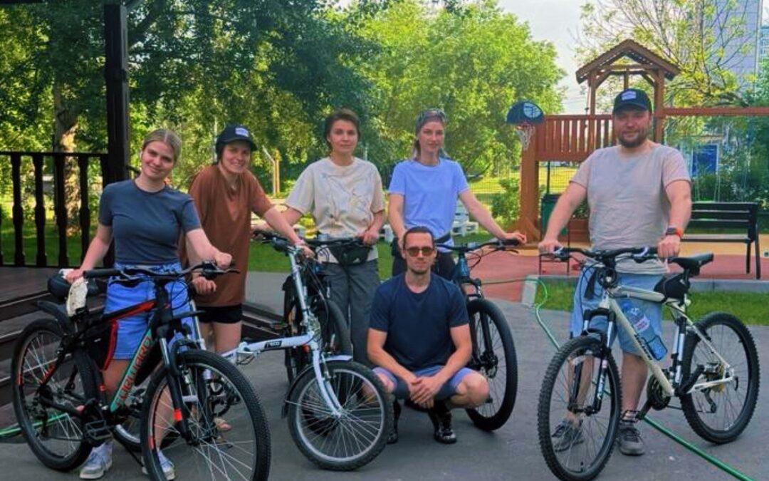 Прихожан храма великомученика Георгия Победоносца в Марьине провели велозабег