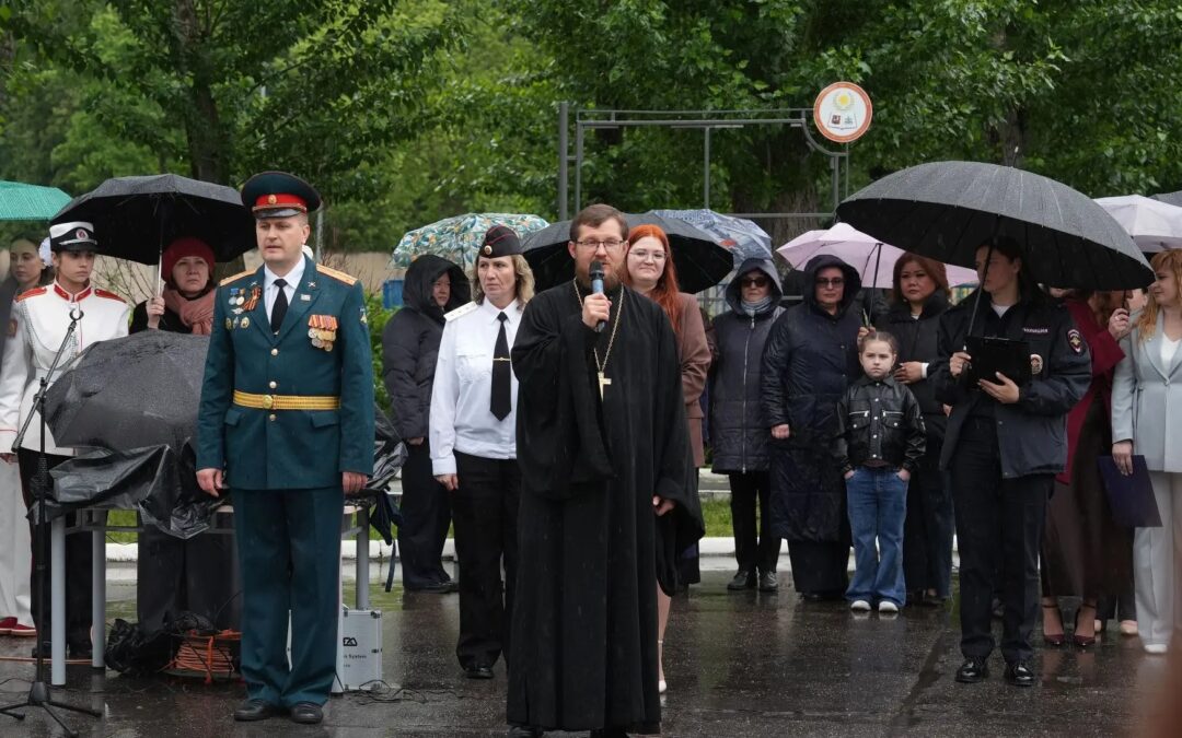 Священник Кирилл Краев принял участие в выпускном Кадетской школе государственных воспитанниц