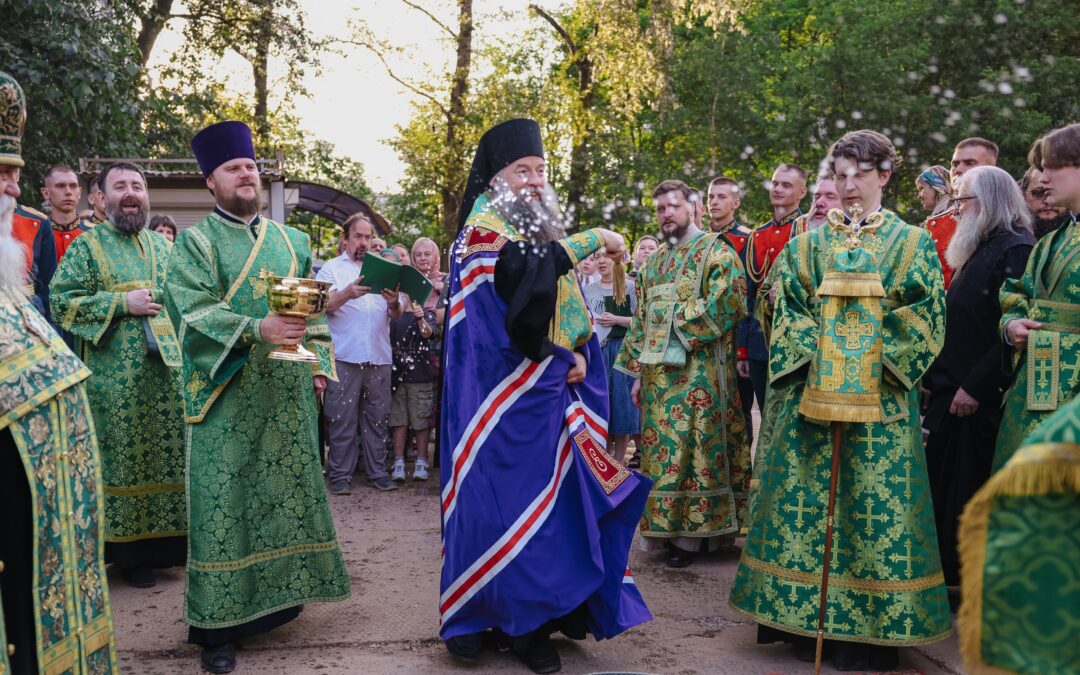 Епископ Егорьевский Мефодий совершил освящение куполов строящегося храма Преображения Господня в Лефортове