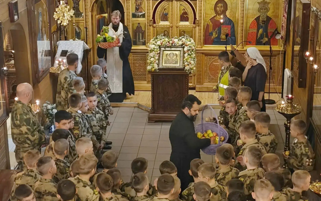 Кадеты-новобранцы в праздник Преображения Господня молились в храме cвятого равноапостольного князя Владимира при Московском президентском кадетском училище им. М.А. Шолохова