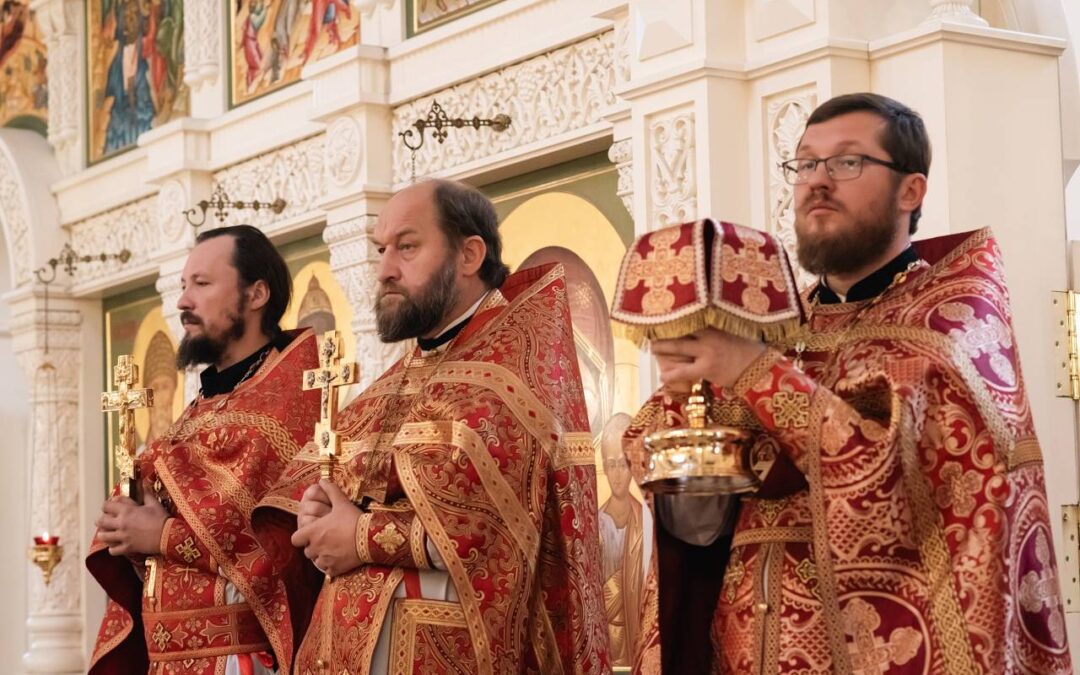 В храме благоверного князя Андрея Боголюбского на Волжском молитвенно отметили малый престольный праздник
