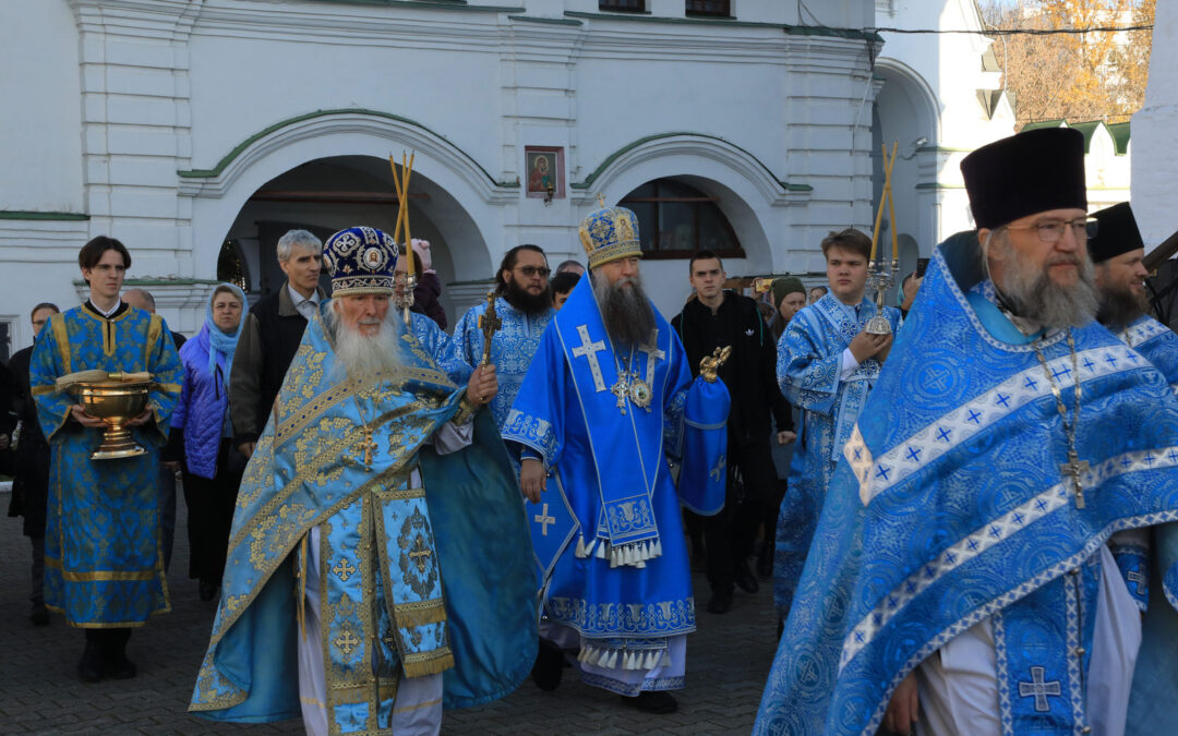 Епископ Егорьевский Мефодий возглавил Литургию в Иверском соборе Николо-Перервинского монастыря