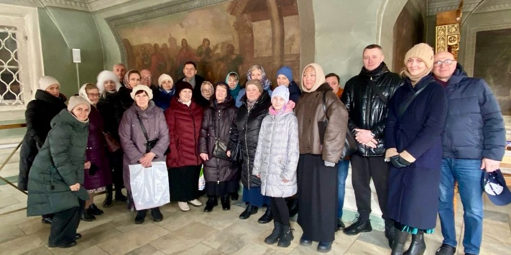 Посещение прихожанами храма святого великомученика Георгия Победоносца в Марьине Донского монастыря