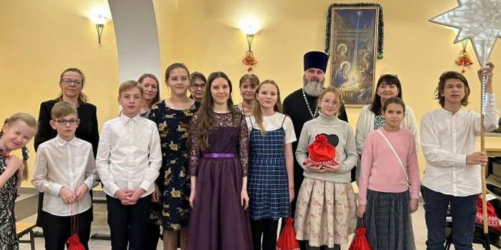 В храме святого праведного Иоанна Кронштадтского в Жулебине прошел Рождественский концерт хоровой школы «Сретение»