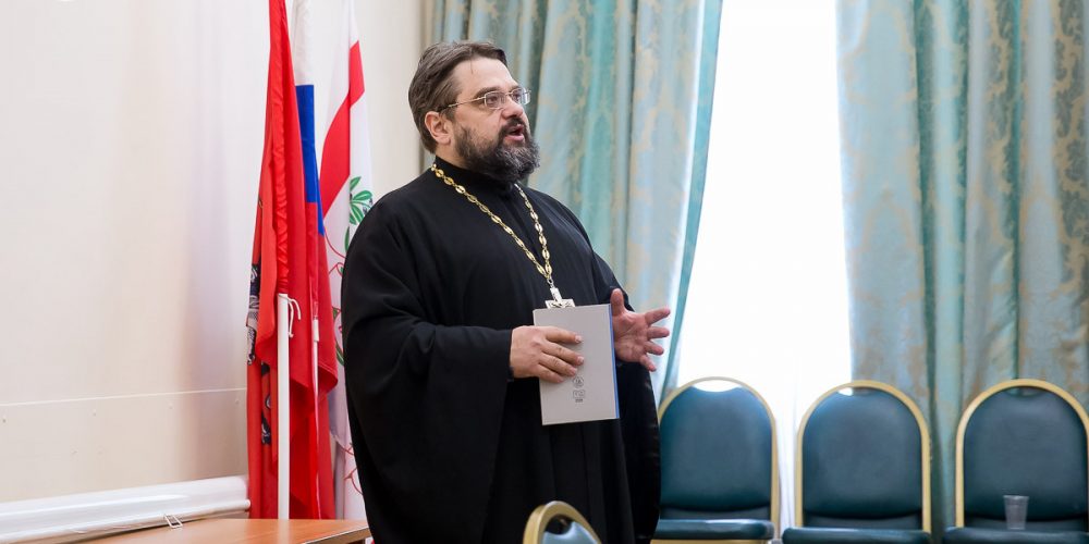 Иерей Димитрий Сафонов выступил с лекцией в Свято-Димитриевской школе
