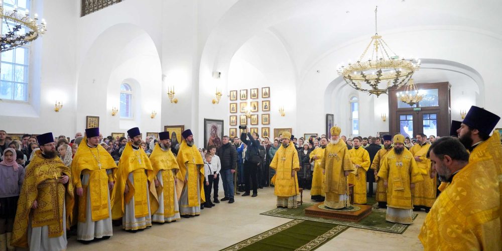 Предстоятель Русской Церкви совершил великое освящение храма Живоначальной Троицы при бывшем приюте Бахрушиных г. Москвы