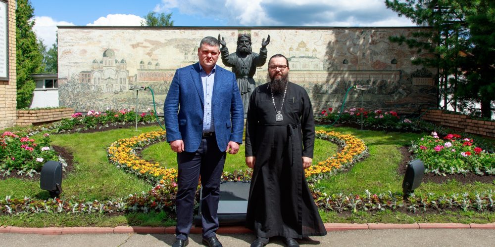 Архиепископ Егорьевский Матфей посетил художественно-производственное предприятие «Софрино»