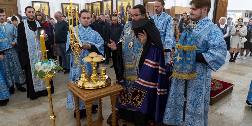 Архиепископ Егорьевский Матфей совершил всенощное бдение в Покровском храме на Люберецких полях в канун престольного праздника