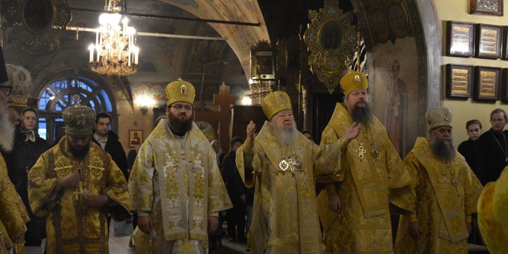 Митрополит Ювеналий (Поярков) совершил Божественную литургию в день архиерейской хиронии