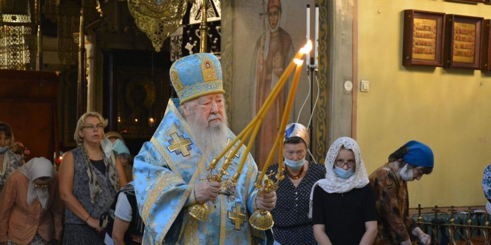 Митрополит Ювеналий возглавил торжества по случаю праздника Почаевской иконы Божией Матери в Петропавловском храме в Лефортове