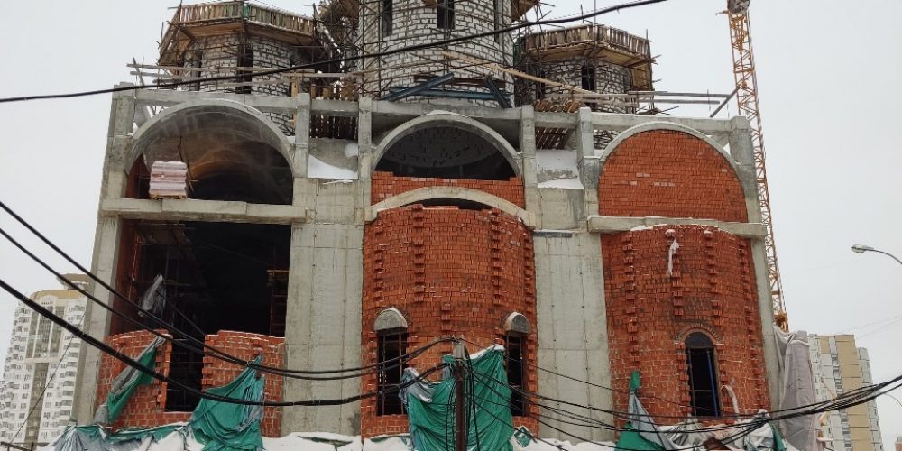Управляющий Юго-Восточным викариатством проинспектировал строительство храмов в округе
