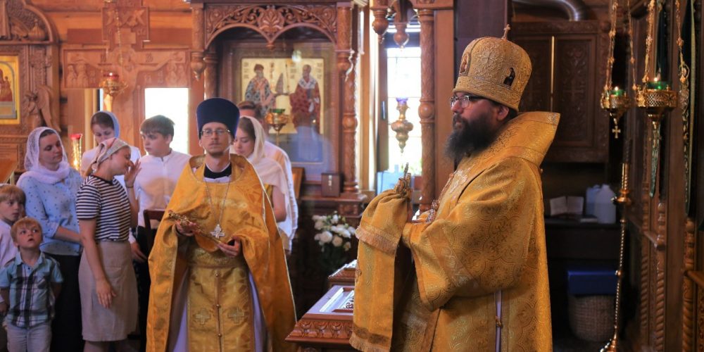 Архиепископ Егорьевский Матфей совершил Божественную литургию в храме преподобного Саввы Освященного в Люблине