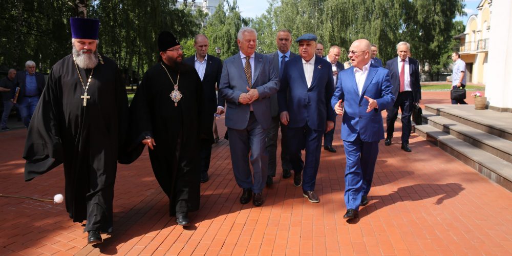 Чрезвычайный и Полномочный Посол Республики Сербии посетил храм храм Сретения Господня в Жулебине
