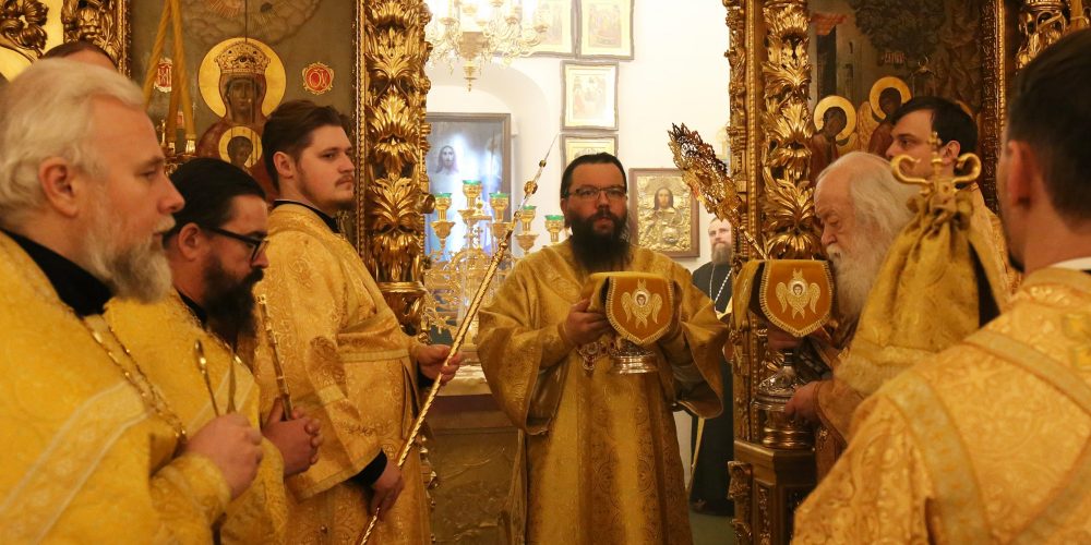 В годовщину архиерейской хиротонии архиепископ Егорьевский Матфей совершил Божественную литургию в храме Живоначальной Троицы в Свиблове