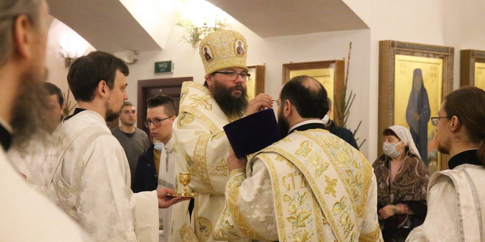Архиепископ Егорьевский Матфей совершил всенощное бдение в канун Рождества Христова