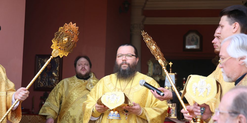 В день своего рождения архиепископ Егорьевский Матфей совершил Божественную литургию в храме Живоначальной Троицы в Свиблове