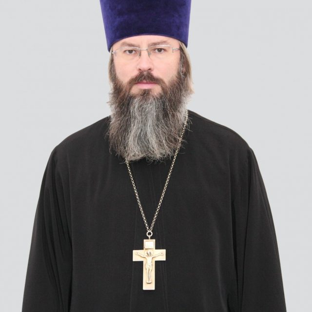 Священник Михаил Сергеев