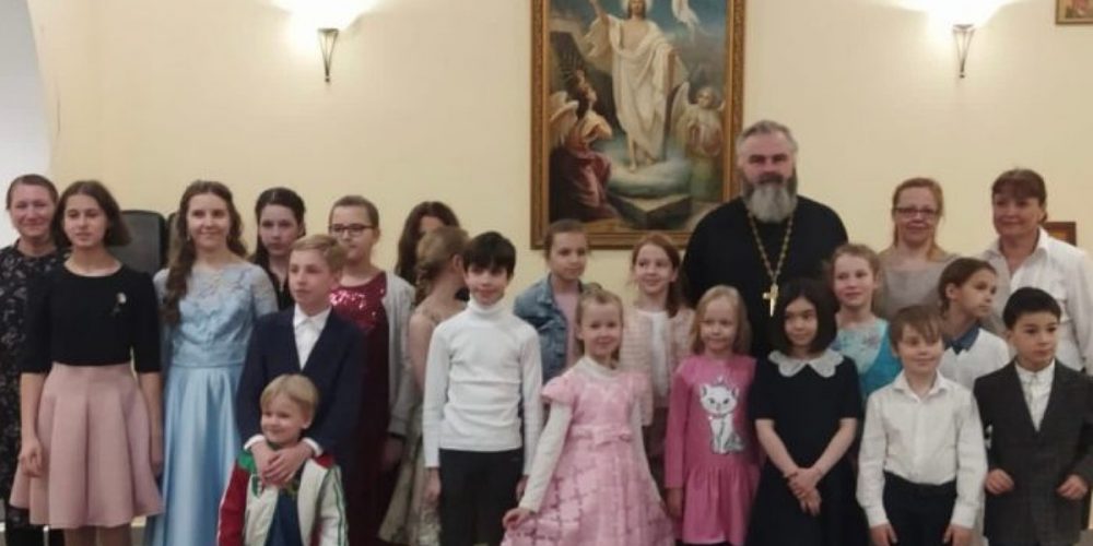 Учащиеся хоровой школы храма святого праведного Иоанна Кронштадского в Жулебине провели отчетный концерт
