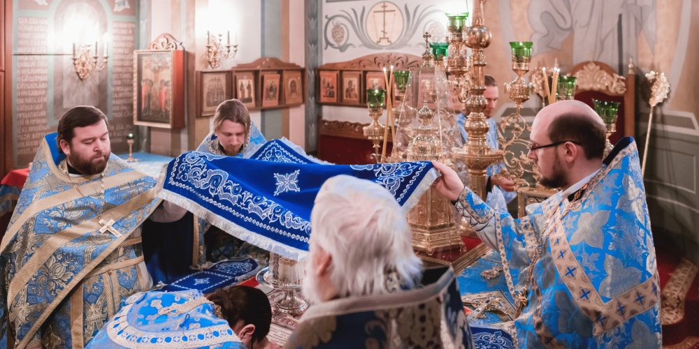 Празднование Дня православной молодежи прошло в Северо-Восточном и Юго-Восточном викариатствах