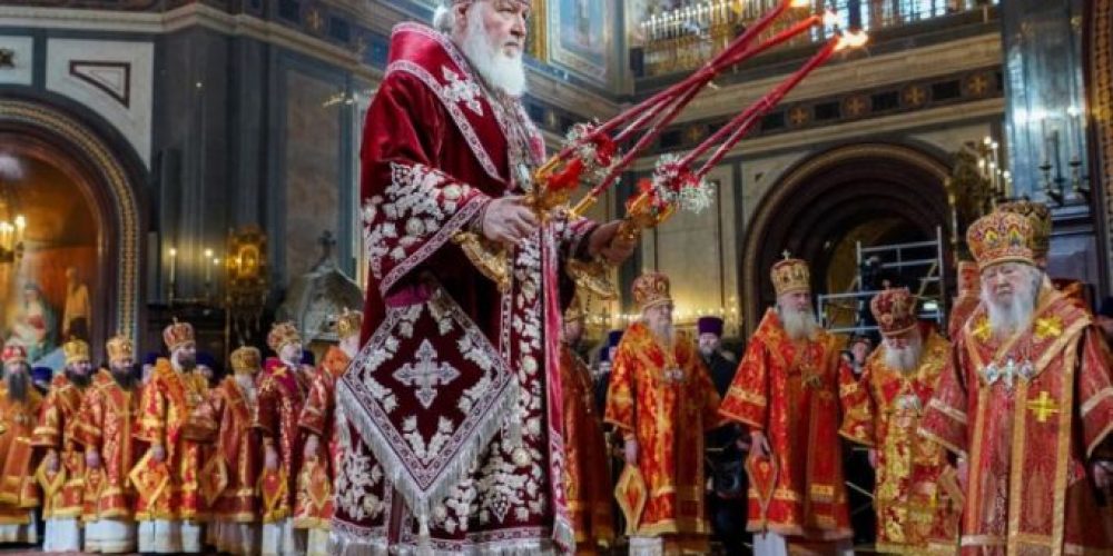 Архиепископ Егорьевский Матфей сослужил Святейшему Патриарху Кириллу за великой Пасхальной вечерней в Храме Христа Спасителя