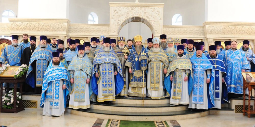 Епископ Павлово-Посадский Силуан совершил богослужение в храме Сретения Господня в Жулебине
