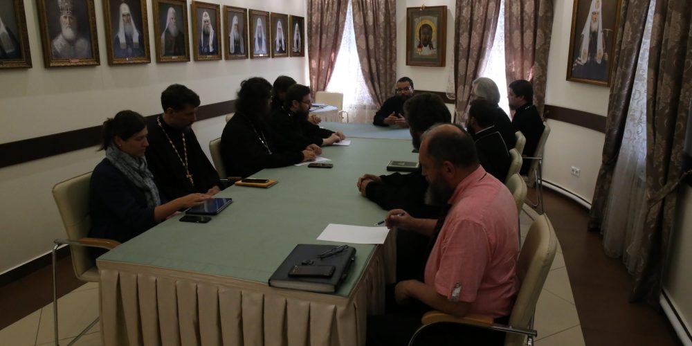Вопросы работы приходских миссионерских школ обсудили на совещании под председательством архиепископа Матфея