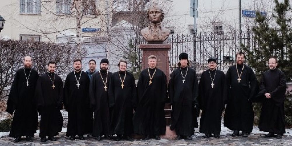 В Никольском храме в Покровском состоялась конференция для ответственных за молодежное служение в викариатствах Москвы
