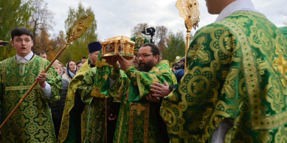 В храме Живоначальной Троицы в Свиблове встретили ковчег с мощами преподобного Сергия Радонежского