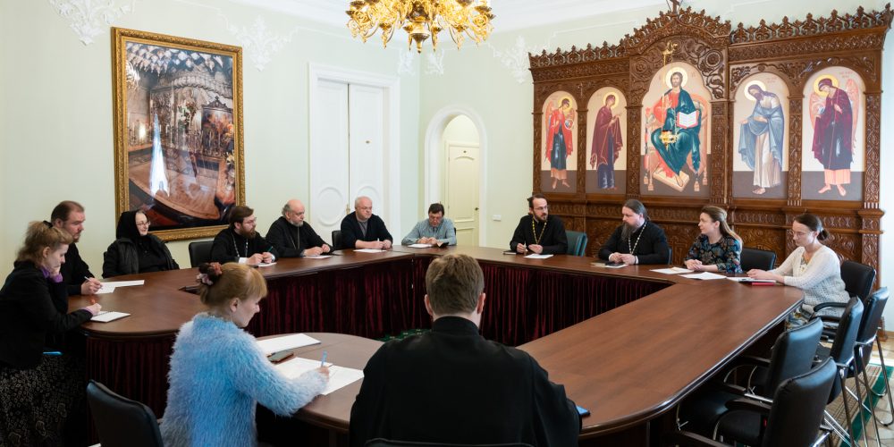 И.о. председателя ФХУ иеромонах Ермоген (Бурыгин) провел совещание по реставрации церковных объектов культурного наследия в столице