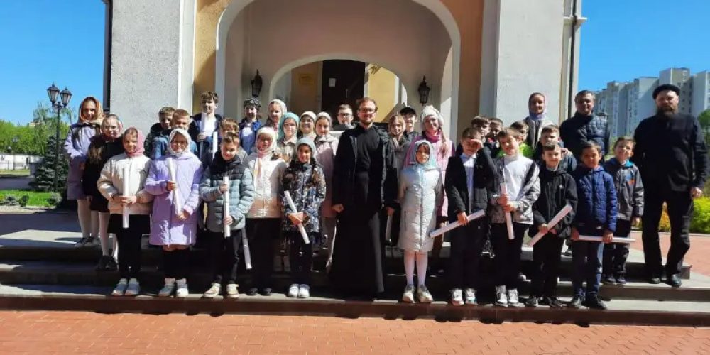 Учащиеся четвертого класса школы № 1460 посетили с экскурсией храм Сретения Господня в Жулебине