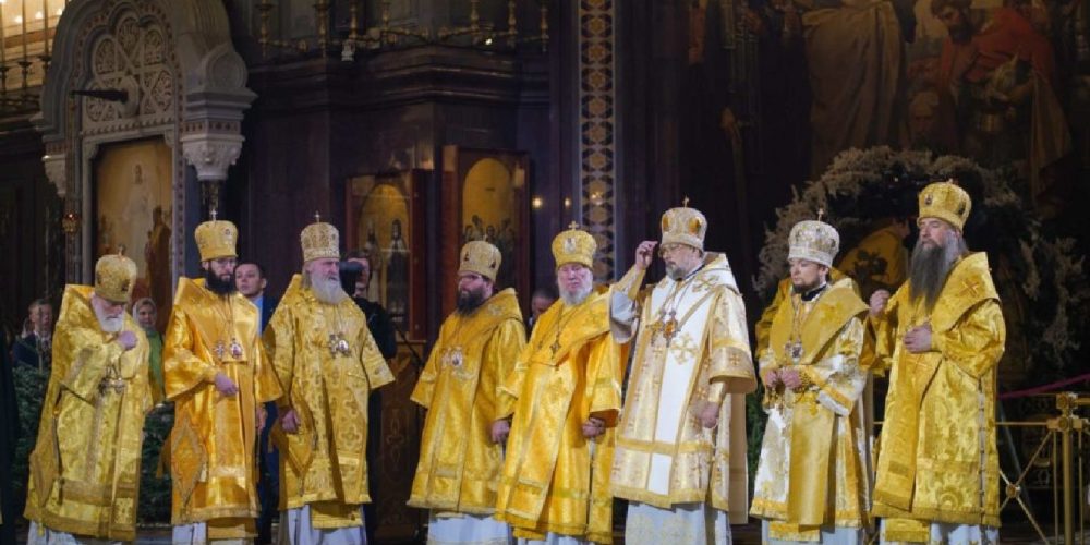 Архиепископ Егорьевский Матфей сослужил Святейшему Патриарху Кириллу за великой Рождественской вечерней в Храме Христа Спасителя