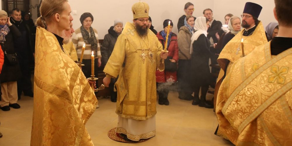 Архиепископ Егорьевский Матфей совершил всенощное бдение и Литургию в храме Живоначальной Троицы в Свиблове
