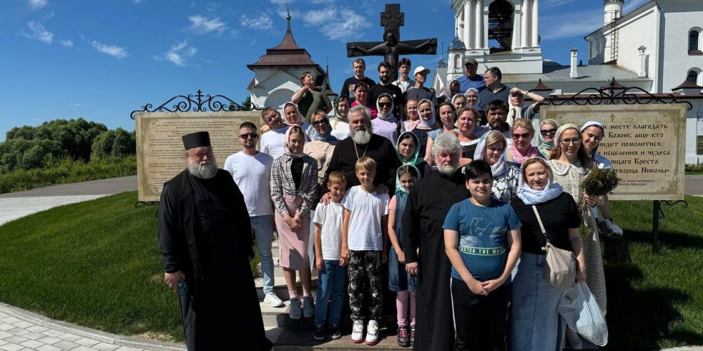 Прихожане храма святого праведного Иоанна Кронштадтского в Жулебине совершили паломническую поездку в Переславль-Залесский