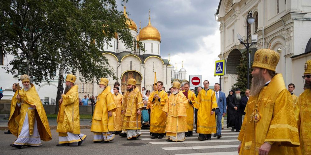 В день памяти равноапостольного князя Владимира епископ Павлово-Посадский Силуан сослужил митрополиту Крутицкому и Коломенскому Павлу за Божественной литургией в Успенском соборе Московского Кремля