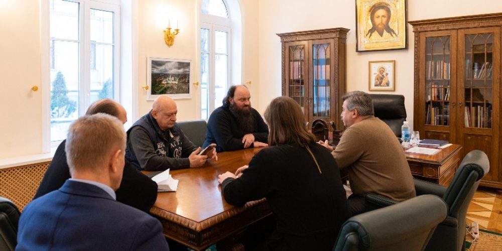 Председатель Финансово-хозяйственного управления рассмотрел вопросы, связанные с началом строительства храма благоверных князя Петра и княгини Февронии Муромских в Марьине