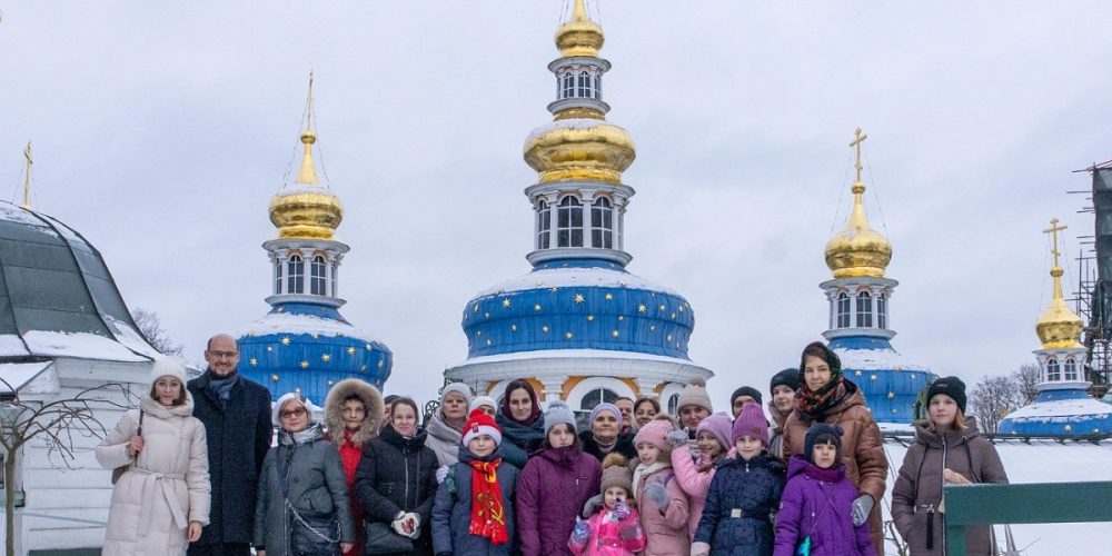 Учащиеся воскресной школы храма иконы Божией Матери «Утоли моя печали» в Марьине совершили паломничество в Псково-Печерский монастырь