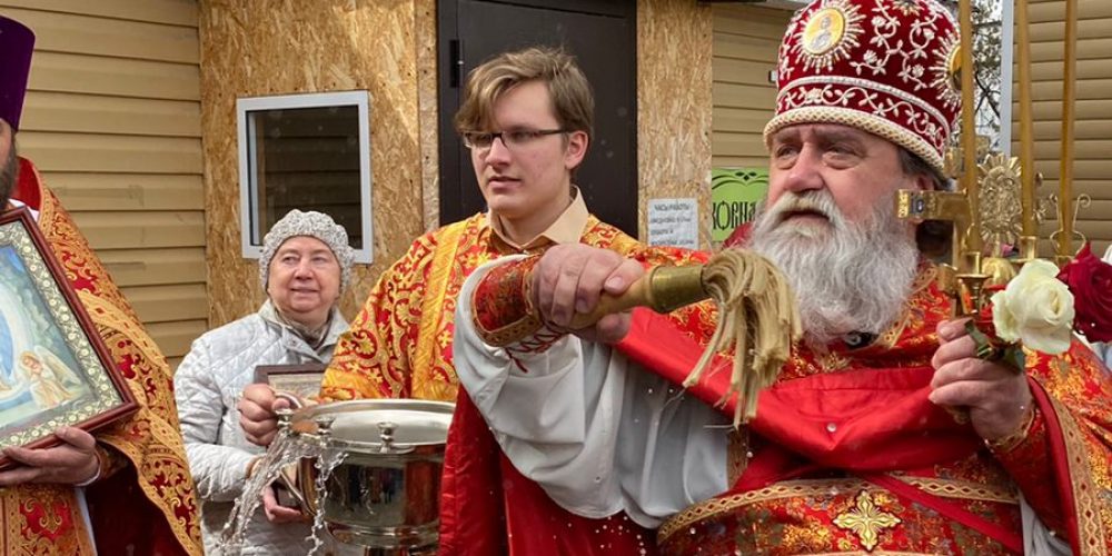 Благочинный Петропавловского округа возглавил престольные торжества в храме преподобного Александра Свирского в Грайворонове