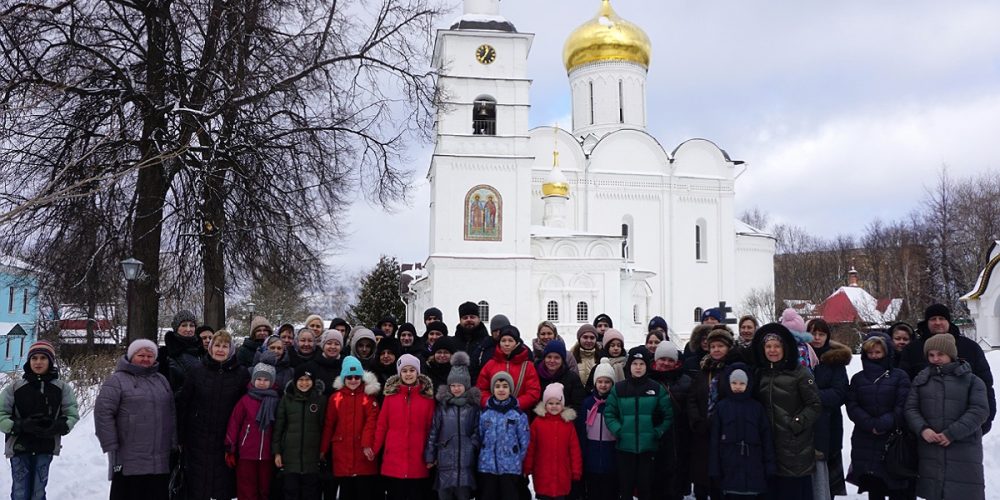 Паломническая поездка прихожан храма святого праведного Симеона Верхотурского в Марьине к святыням города Дмитрова