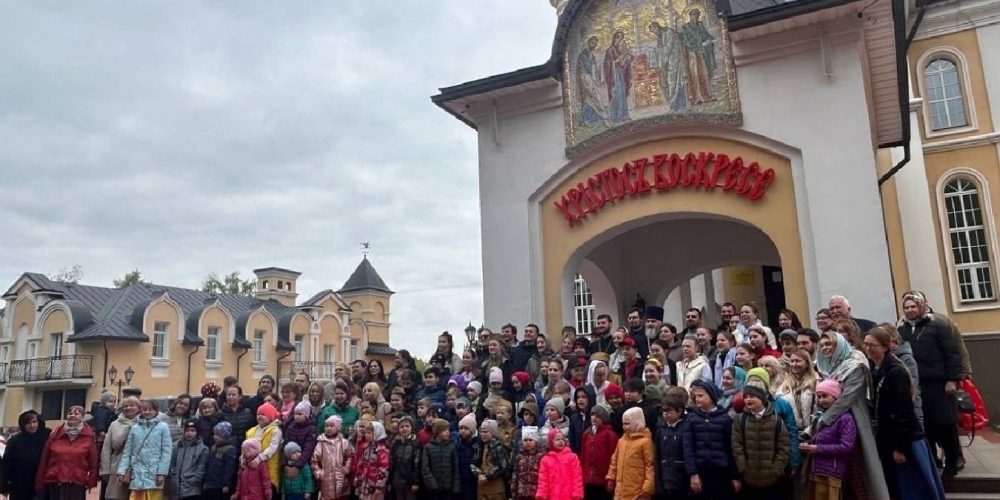 Пасхальный концерт прошел в воскресной школе храма святого праведного Иоанна Кронштадтского в Жулебине