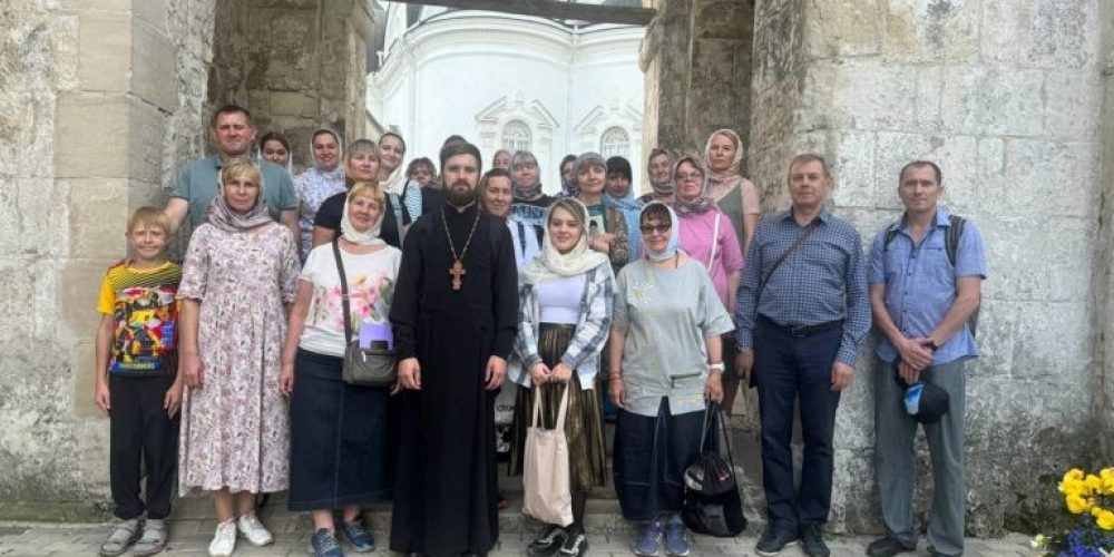 Прихожане храма святого благоверного князя Андрея Боголюбского на Волжском вместе с военнослужащими войск радиационной, химической и биологической защиты совершили паломническую поездку во Владимир